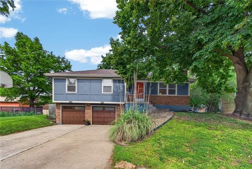 13404 Oakland Ave, Grandview, MO, 64030-2706 | Card Image
