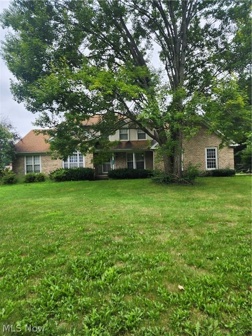 4804 Logan Arms Dr, Youngstown, OH, 44505-1219 | Card Image