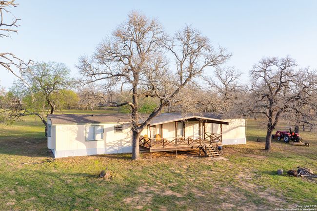 343 Batey Rd, Home with 3 bedrooms, 2 bathrooms and null parking in Nixon TX | Image 11