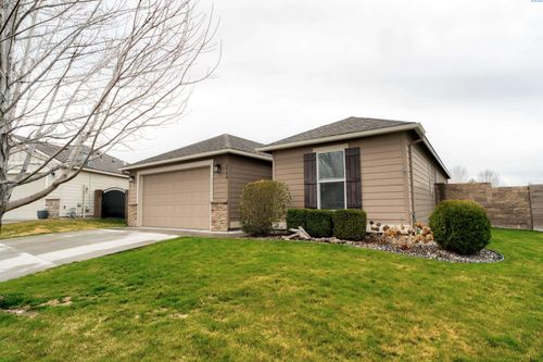 5744 W 17th Ave, Kennewick, WA, 99338-7514 | Card Image