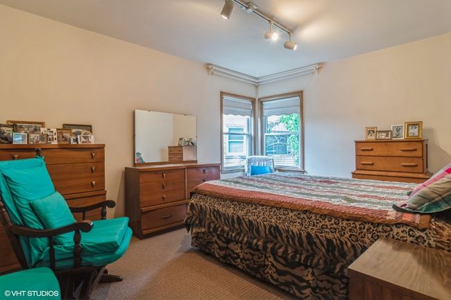 6445 N Oketo Ave, Home with 6 bedrooms, 3 bathrooms and 2 parking in CHICAGO IL | Image 9