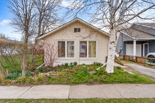 354 Elmwood Ave, Crystal Beach, ON, L0S1B0 | Card Image