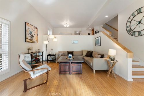 a-15175 Magnolia Blvd, Sherman Oaks, CA, 91423-1618 | Card Image