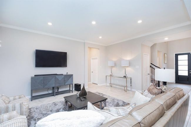 another view of the living room | Image 12