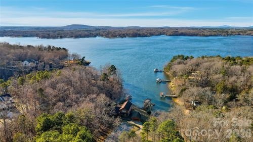 18409 Saint Charles Ln, Charlotte, NC, 28278-8720 | Card Image