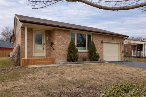 8 Dunsford Cres, Saint Marys, ON, N4X1E9 | Card Image