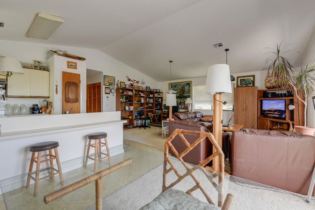 Kitchen & Dining Area | Image 5