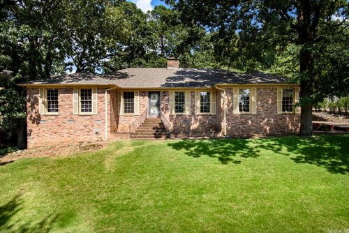 28 Cascades Dr, Little Rock, AR, 72212-3316 | Card Image