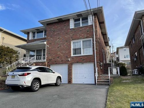 1542 10th St, Fort Lee, NJ, 07024-2122 | Card Image