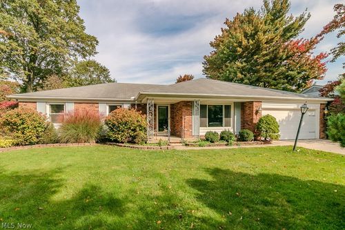5223 Chickadee Ln, Lyndhurst, OH, 44124-2730 | Card Image