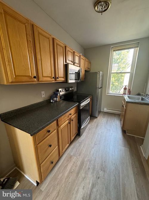 2-902 Swede St, NORRISTOWN, PA, 19401-4091 | Card Image