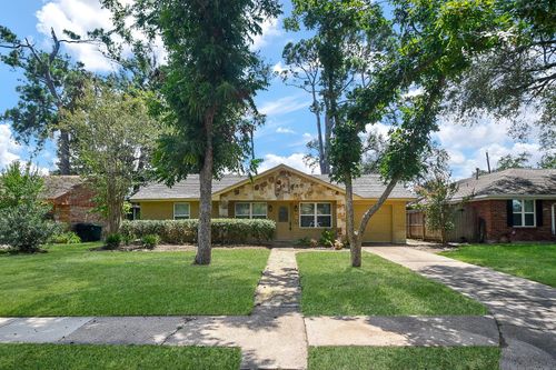 5209 De Milo Dr, Houston, TX, 77092-4215 | Card Image