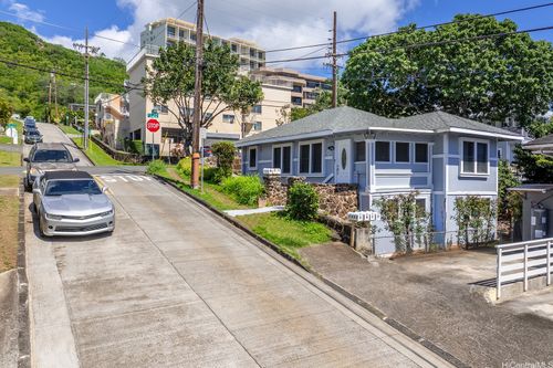 1581 Miller St, Honolulu, HI, 96813-6117 | Card Image