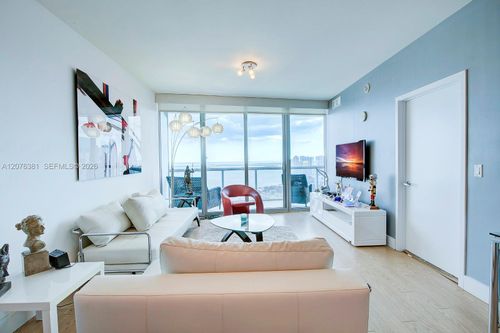 4007-888 Biscayne Blvd, Miami, FL, 33132-1534 | Card Image