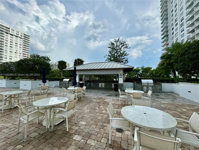 1007E - 2851 Ne 183rd St, Condo with 2 bedrooms, 2 bathrooms and null parking in Aventura FL | Image 52