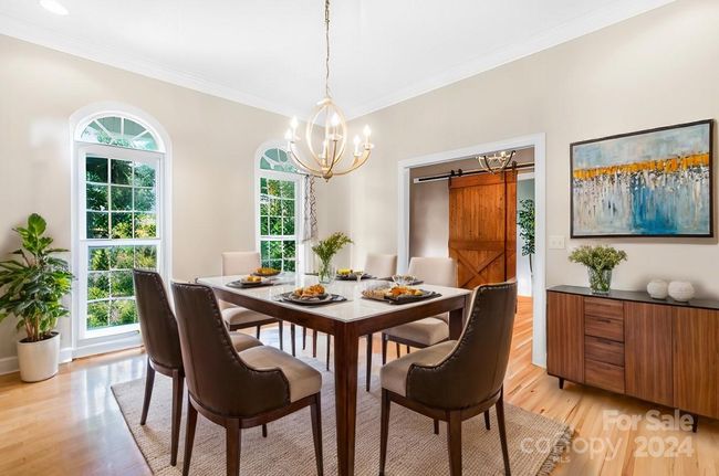 Large Great Room is the heart of the home! (virtually staged) | Image 5
