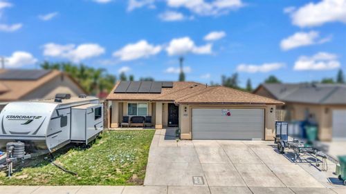 7480 W Meadowlark Ct, Winton, CA, 95388-8023 | Card Image