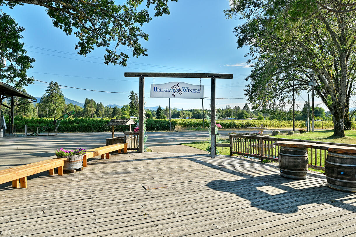Commercial Sale in Cave Junction