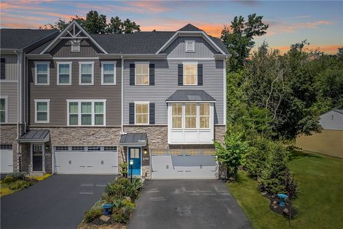 4045 Crown Dr, South Park, PA, 15129-5576 | Card Image