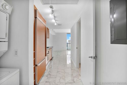 4503-50 Biscayne Blvd, Miami, FL, 33132-2948 | Card Image