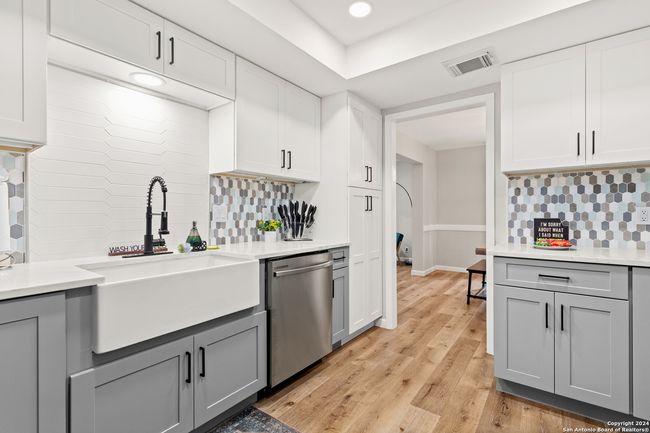 2607 Whisper Dove St, House other with 5 bedrooms, 4 bathrooms and null parking in San Antonio TX | Image 18