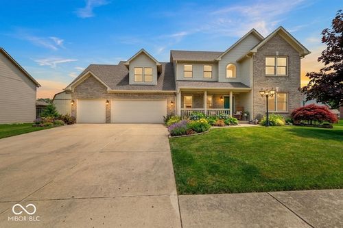 7975 Meadow Bend Cir, Indianapolis, IN, 46259-6702 | Card Image