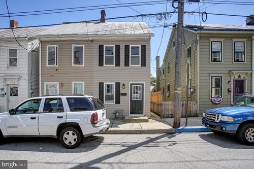 164 E Penn St, CARLISLE, PA, 17013-2434 | Card Image