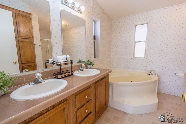 13517 E 53 Rd Ln, House other with 3 bedrooms, 2 bathrooms and 1 parking in Yuma AZ | Image 16