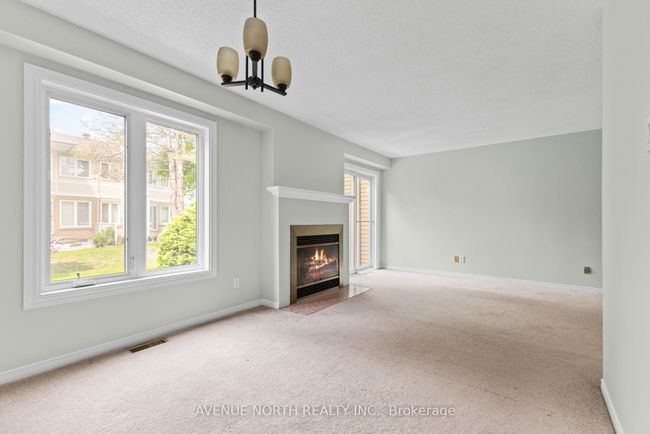 45 Wrenwood Cres, Condo with 3 bedrooms, 3 bathrooms and 1 parking in Nepean ON | Image 12