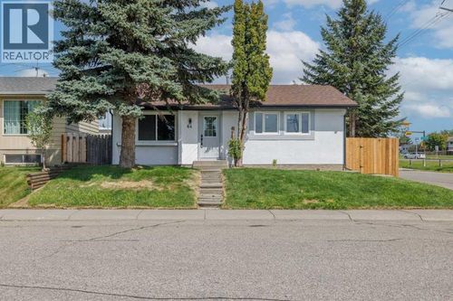 64 Malvern Cres Ne, Calgary, AB, T2A5P4 | Card Image