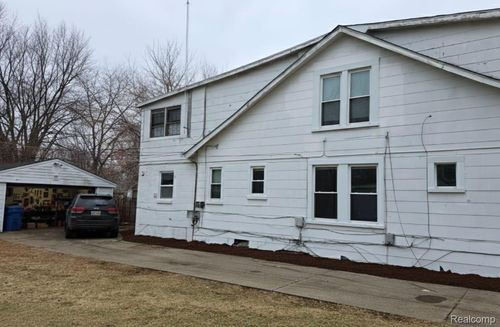 7542 Meadow Ave, Warren, MI, 48091-3020 | Card Image