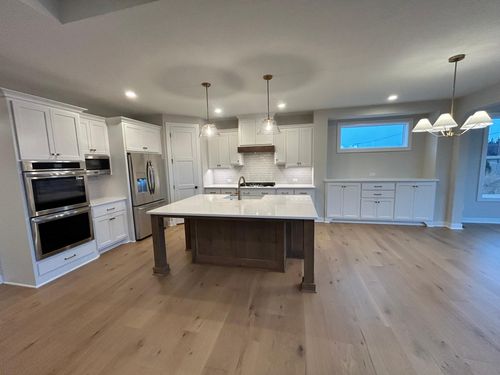 4048 Arbor Dr, Woodbury, MN, 55129-7582 | Card Image