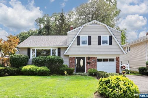 442 Henley Ave, New Milford, NJ, 07646-1441 | Card Image
