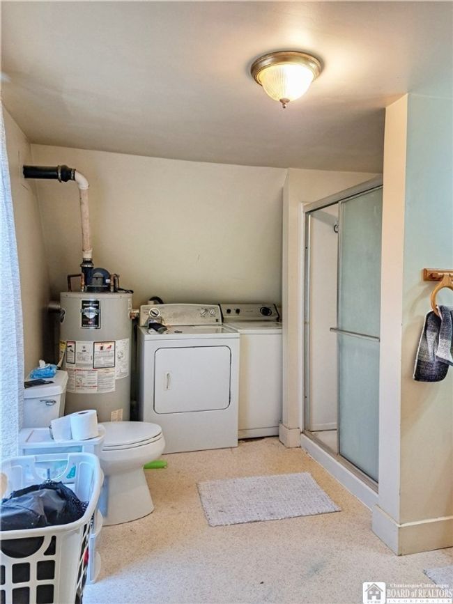 Upper Apartment - Bathroom & Laundry | Image 41