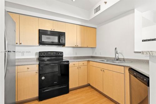 418a-1919 Van Buren St, Hollywood, FL, 33020-7815 | Card Image