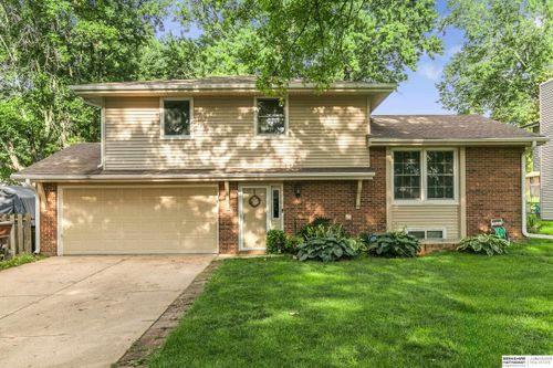 920 Lamplighter Ln, Lincoln, NE, 68510-4465 | Card Image