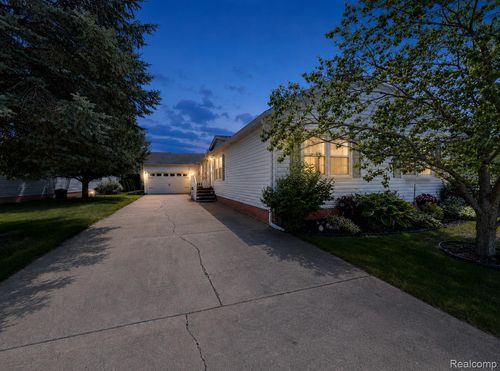 551 Twin Lakes Dr, Kimball, MI, 48074-1337 | Card Image