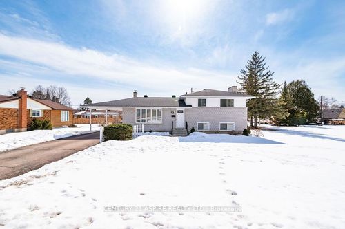 631 Birch St, Pembroke, ON, K8A7K7 | Card Image