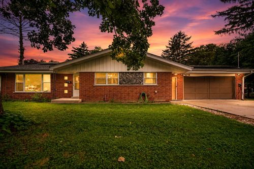10718 S Neenah Ave, Worth, IL, 60482-1630 | Card Image