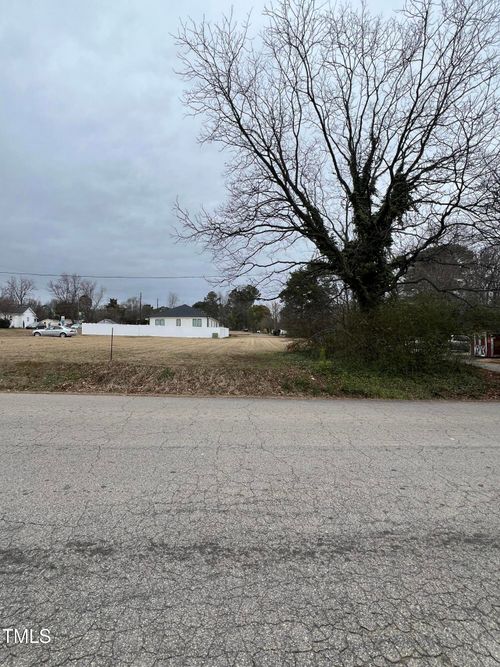 105 E Maple Ave, Holly Springs, NC, 27540-8542 | Card Image