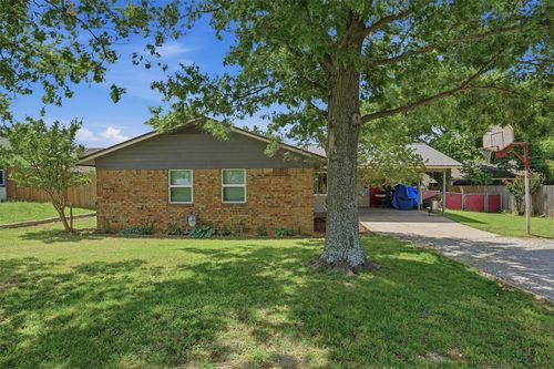 111 E Pecan St, Gunter, TX, 75058-2543 | Card Image