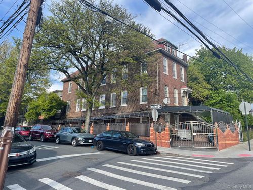 621 E 237th St, Bronx, NY, 10466-1312 | Card Image