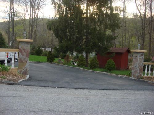 17 Sherwood Rd, Cortlandt Mnr, NY, 10567-1001 | Card Image