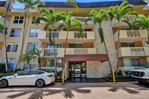 apt-435-1800 Sans Souci Blvd, North Miami, FL, 33181-3073 | Card Image