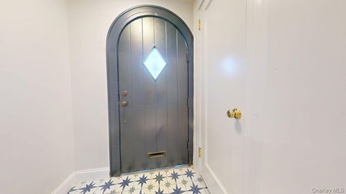 88 62nd Dr, Rego Park, NY, 11374-2822 | Card Image