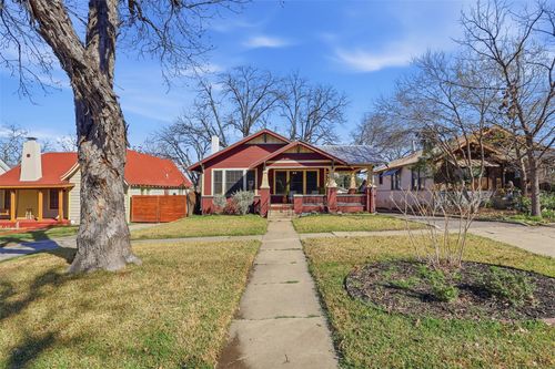 1015 W Gramercy Pl, San Antonio, TX, 78201-5215 | Card Image