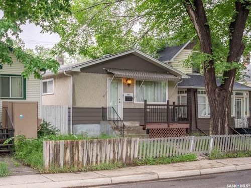 1827 Quebec St, Regina, SK, S4P1J6 | Card Image