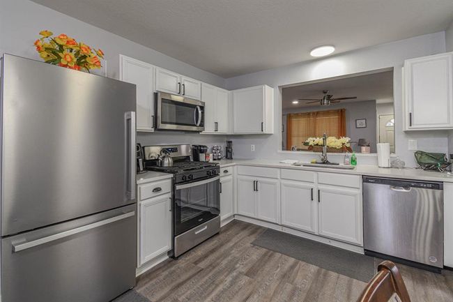 3234 Becker Glen St, House other with 3 bedrooms, 2 bathrooms and 1 parking in Fresno TX | Image 7