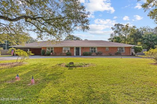 1215 N State St, Abbeville, LA, 70510-2823 | Card Image