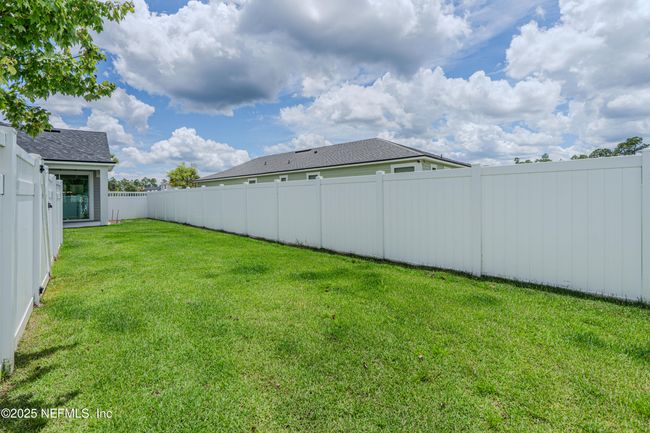 575 Buttonwood Loop, House other with 3 bedrooms, 2 bathrooms and null parking in Yulee FL | Image 41